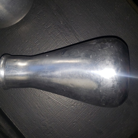 Vintage Natura By Two's Company Set of 3 Cast Metal Vases - Picture 6 of 8